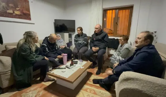 AK Partili Çankırı’dan Foça ziyareti: Kayıp Kaptanoğlu’nun ailesine moral verdi