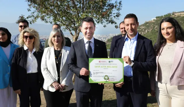 Bayraklı Belediyesi’nden çevreci adım: İlçe geneli “Sıfır Atık Belgesi” aldı