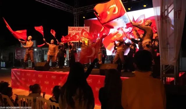 Bergamalılar “Cumhuriyet Her Yerde” etkinliğinde coştu
