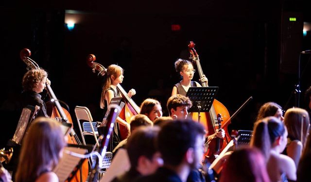 İzmirli miniklerden müzik ziyafeti: Unutulmaz bir konsere imza attılar