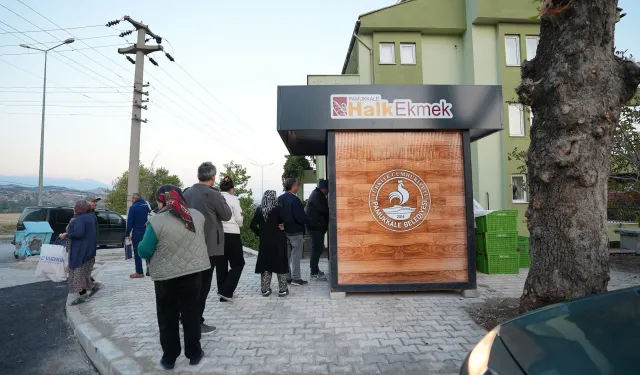 Pamukkale'de halk ekmek skandalı: İçinden fare dışkısı ve un kurdu çıktı