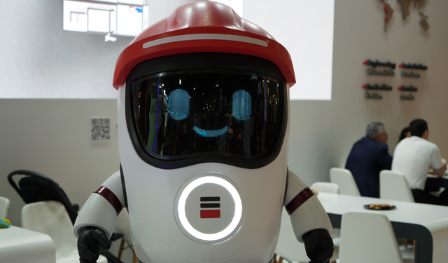 Robotik kollar boyama yapabilecek