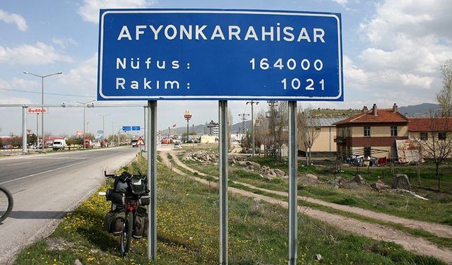 Afyon-İzmir arası kaç kilometre? Afyonkarahisar İzmir arası otobüsle kaç saat sürer?