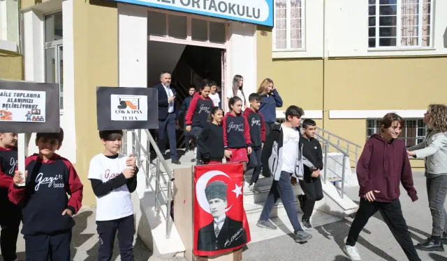 İzmir, Aydın, Uşak ve Denizli’de öğrenciler alarma geçti: 4 ilde eş zamanlı gerçekleşti