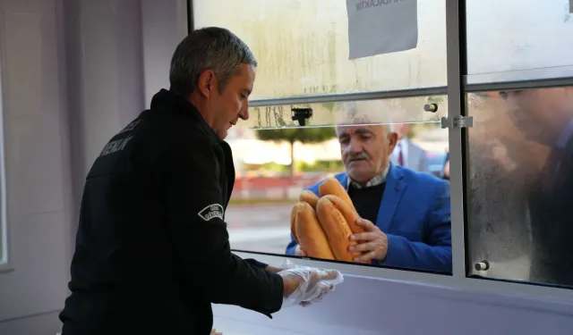 İzmir Kemalpaşa'da halk ekmeğe yoğun ilgi: Kemalpaşa'da halk ekmek büfeleri nerede?