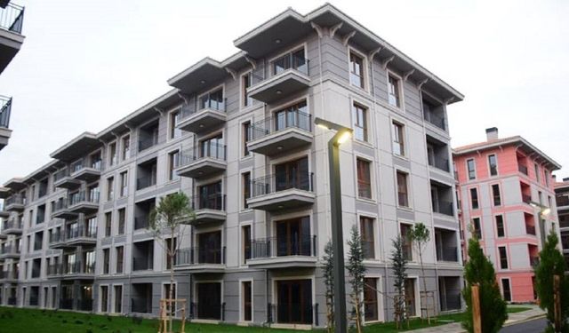 İzmir Bergama'da mahkemeye düşen 2 katlı bina bu fiyata alıcı arıyor