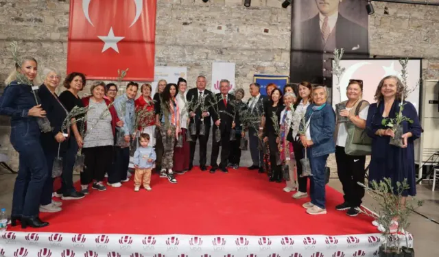 Kadın çiftçiler Urla’da buluştu: Toprak bizim gelecek bizim