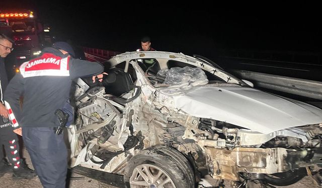 Manisa Kula’da feci kaza: Otomobil kamyonete çarptı, 1 ölü 2 yaralı