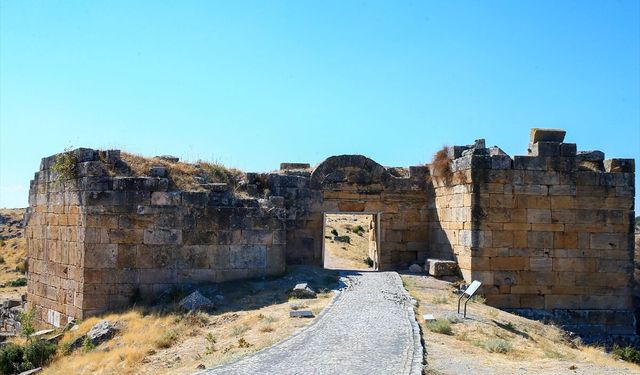 Uşak'ta heyecan verici gelişme: Blaundos'un 2 bin yıllık stadyumu gün yüzüne çıkarılıyor