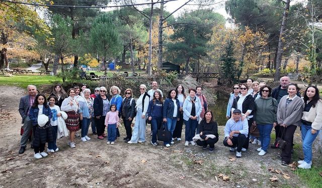 İzmir'de öğretmenlere özel hediye: Bergama gezisi, renkli anlara sahne oldu