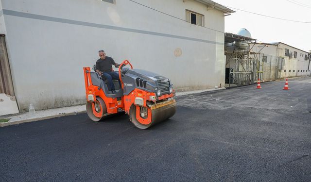 İzmir trafiğini rahatlatacak çalışma: O ilçede yollar bir bir onarılıyor
