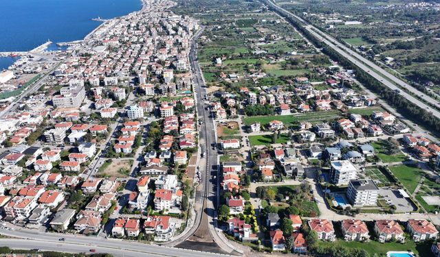 İzmir Güzelbahçe’de trafik sıkıntısı tarih olacak: 75. Yıl Cumhuriyet Bulvarı açılış için gün sayıyor