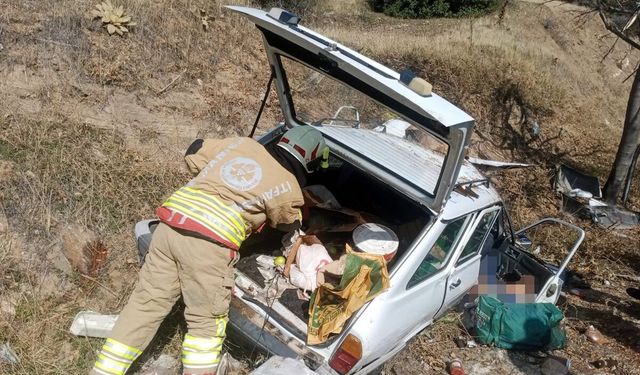 Manisa’da otomobil devrildi: Bir aile yok oldu!