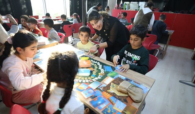 Menderes'te Çocuk Hakları Günü'ne özel etkinlik: Hem eğlendiler hem de bilinçlendiler