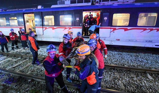 Menemen İZBAN’da deprem alarmı: Ekiplerden sahada nefes kesen tatbikat