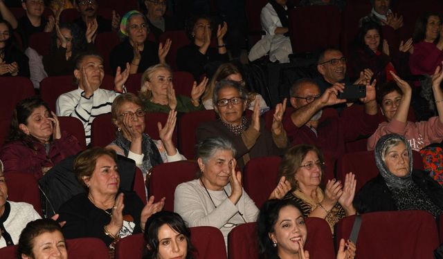 Çiğli’de Mahzuni Şerif’in türküleri büyük ilgi gördü