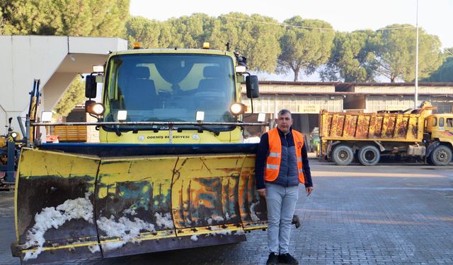 Belediye 7 gün 24 saat teyakkuzda olacak: İzmir kar yağışına hazır mı?