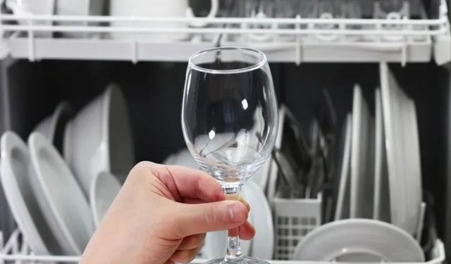 Bulaşık makinesi kullananlar dikkat! Bardaklarınız elinizde patlayabilir