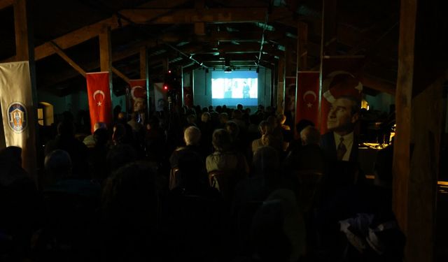 İzmir'de festival sürüyor: Film gösterimine yoğun ilgi!