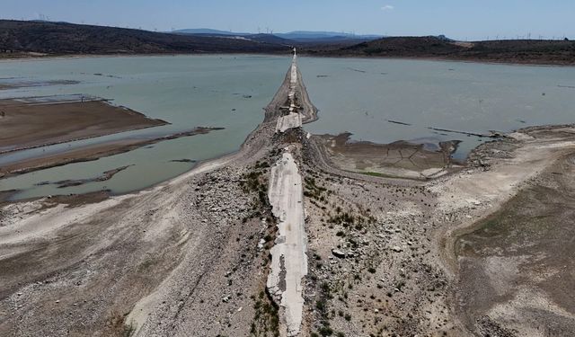 İzmir'de rekor yağış barajları doldurmaya yetmedi: Çeşme Kutlu Aktaş kuruma noktasında!