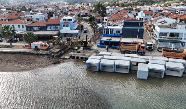 İZSU’nun Yeni Foça’daki dere çalışması felaketi önledi