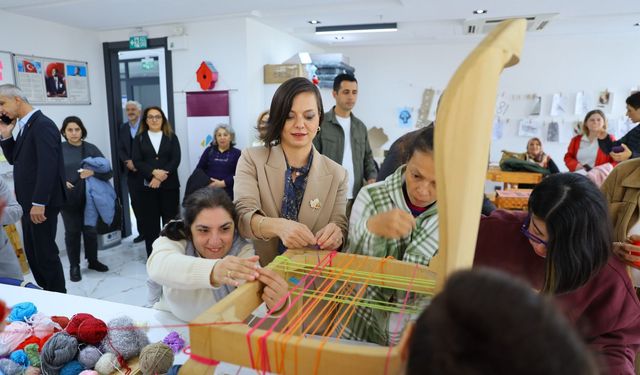 Karabağlar’da engeller aşıldı: 'Ezber Bozan Tasarımlar' sergisine yoğun ilgi
