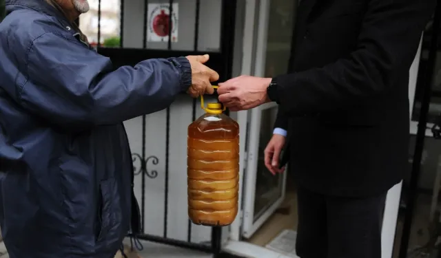Belediyeden doğa dostu adım: İzmir'de atık yağlar fidanlara dönüşüyor