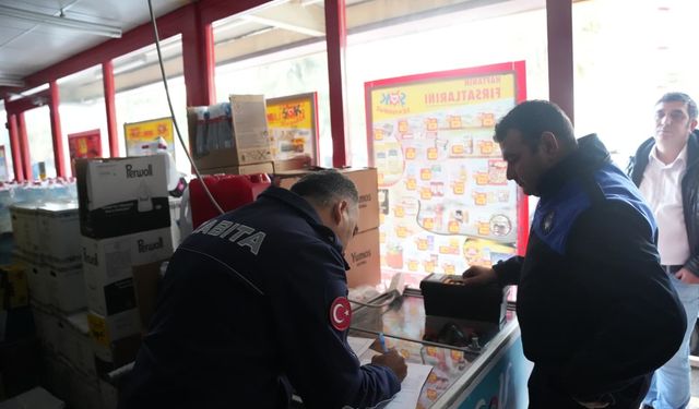 İzmir'de marketler mercek altında: Halk sağlığını tehdit edenlere ceza!