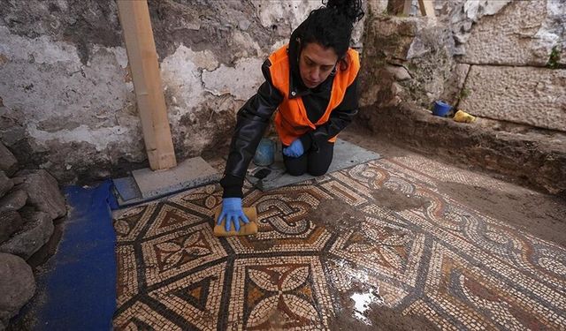 Smyrna Antik Kenti’nde dikkat çeken keşif: Kem gözlere karşı Süleyman düğümü