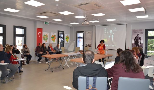 Selçuk'un Üretici Pazarı'nda atölyeler: Hem çocuklar, hem aileleri öğrendi!