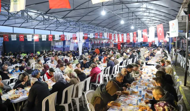 Bayındırlılar aynı sofrada: İftarda birlik ve dayanışma vurgusu