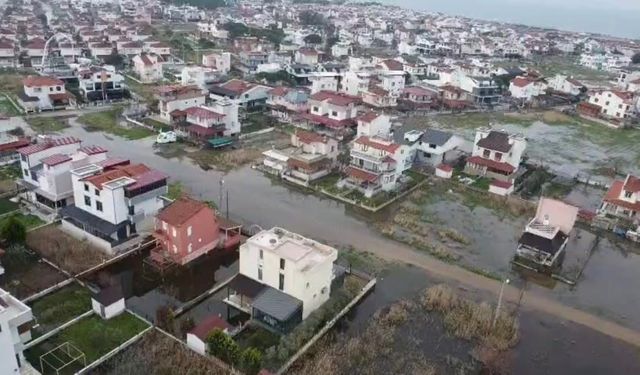 Dikili'de sel felaketi havadan görüntülendi: Yağmur dindi, sular çekilmedi