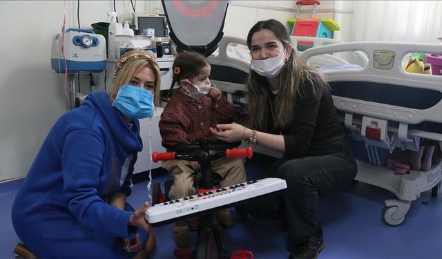 Oğlu kalp nakliyle hayata tutundu: Kurduğu dernekle nakil bekleyen çocuklara umut oldu