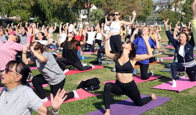 Karşıyaka’da 14 Şubat’a özel yoga: Çiftlere özel yoga, kontenjan sınırlı