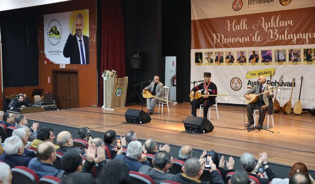Menemen’de halk aşıkları gecesi | Pehlivan: Kültürünü yaşatmayan şehir büyüyemez