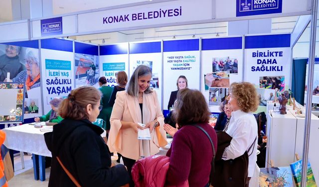 Sağlıklı yaş alma fuarında Konak Belediyesi standı dolup taşıyor