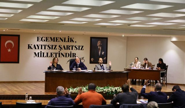 Efes Selçuk Meclisi’nde Başkan müjdeledi: Kapalı yüzme havuzu hazır, mama üretimi başlıyor