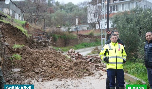 Torbalı’da yağmura karşı tam mesai: Başkan Demir sabaha kadar sahadaydı