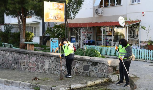Çiğli’de 26 mahallede eş zamanlı temizlik: Parklar yenilendi, sokaklar temizlendi