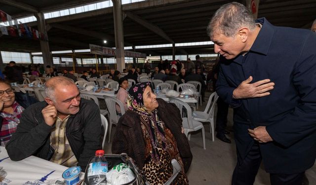 İzmir’in 30 ilçesinde iftar programı: Büyükşehir’in gönül sofrası Menemen’de