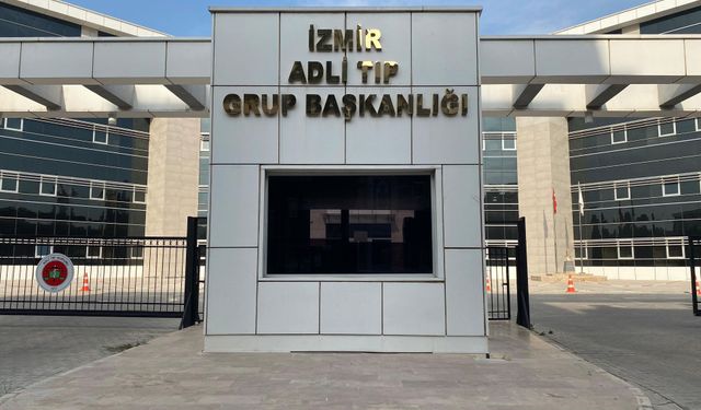 İzmir'de korkunç olay: Deniz Polisi Konak sahilinde kordon bağı kesilmemiş bebek buldu