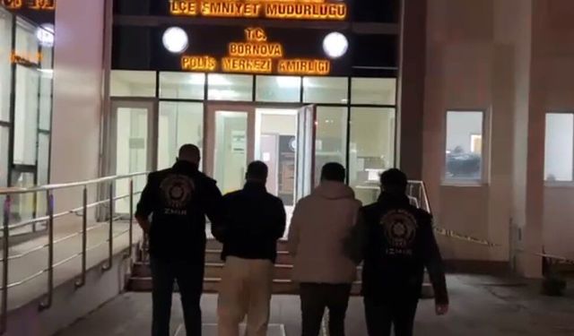 Bornova’da silahlı gasp: Polisiz diyerek kapıyı açtırdılar, 5550 bin lirayı çaldılar