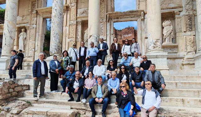 Bornovalı muhtarlar Efes, Meryem Ana ve Şirince’yi gezdi
