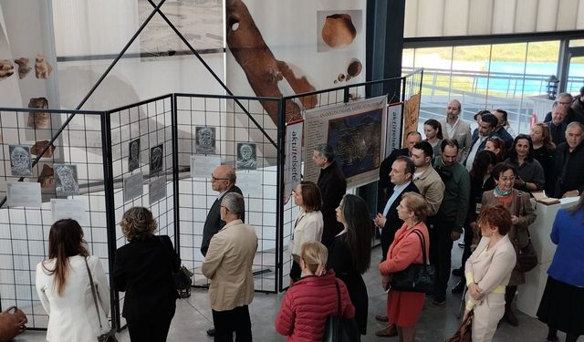 8500 yıllık Yeşilova Höyüğü’nde filozoflar sergisi açıldı, üstelik ücretsiz!