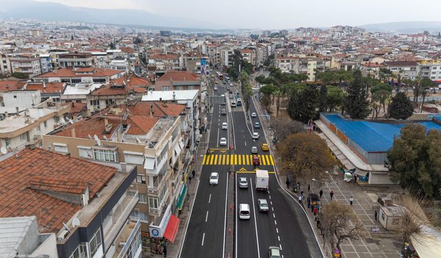 İzmir Büyükşehir’den Buca hamlesi: Şirinyer yolu baştan sona yenilendi