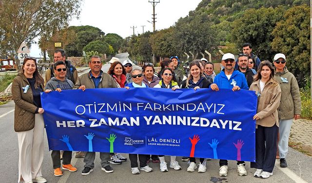 Çeşme’de otizm farkındalığı için doğa yürüyüşü düzenlendi