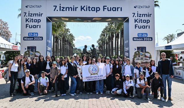 İZKİTAP’a öğrenciler akın etti: Kültürpark’ta kitap heyecanı büyüyor