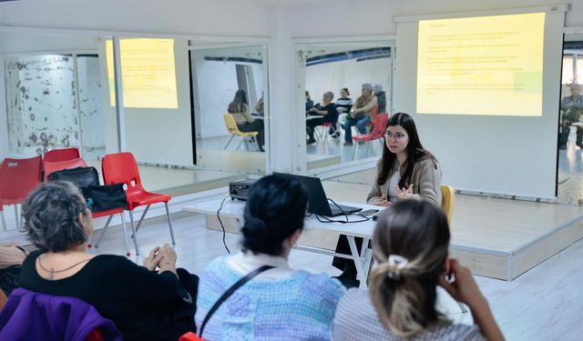 Konak’ta ebeveynlere madde bağımlılığına karşı farkındalık eğitimi