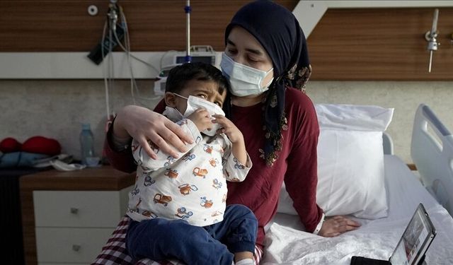 İzmir’de 2 yaşındaki Kerem’e annesinden hayat veren nakil