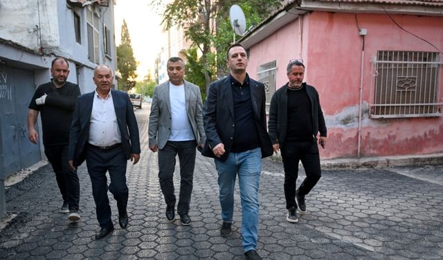 Ömer Eşki sahaya indi: Bornova’da yağmur suyu sorunu için yeni asfalt hamlesi